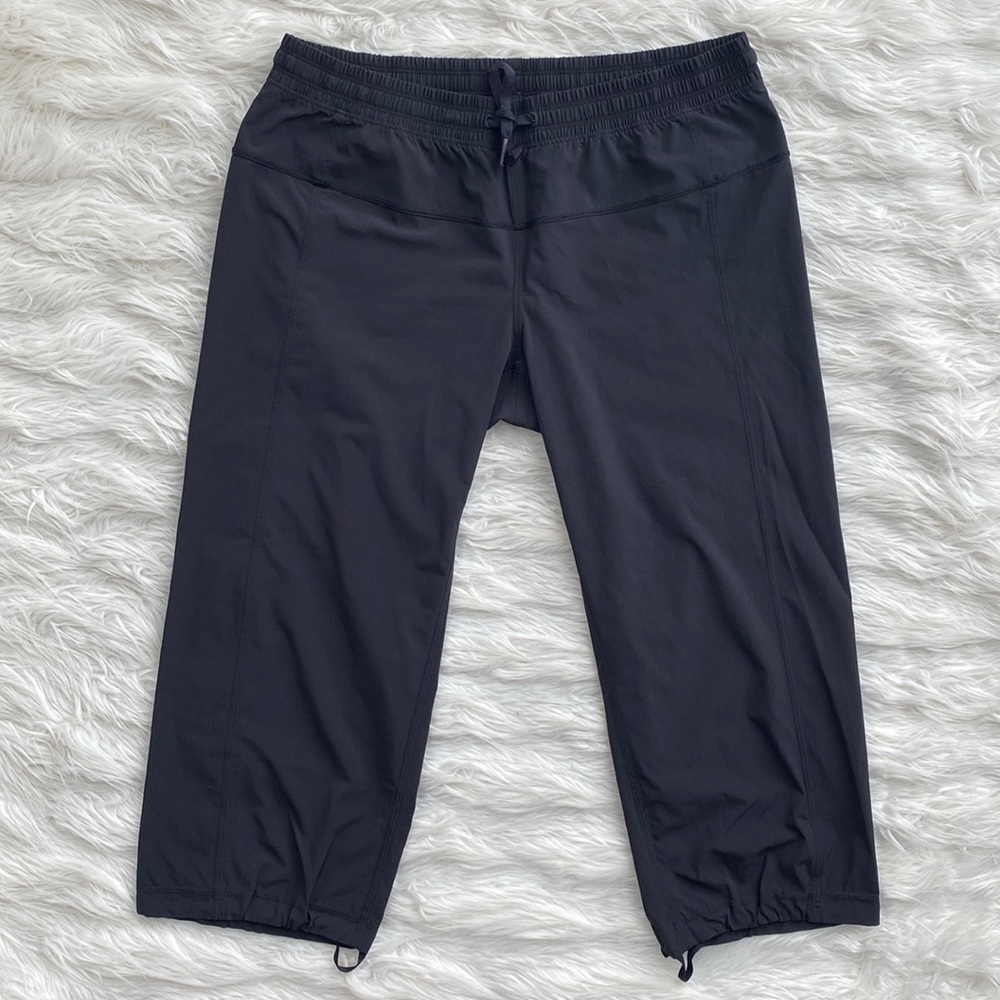 Lululemon | Step Lively Crop - Picture 2 of 15